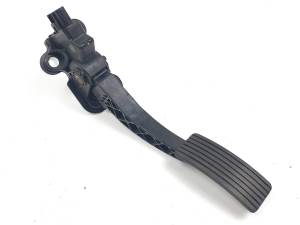 POTENCIOMETRO PEDAL MN101544 PEUGEOT 4007 Autodesguaces Alicante