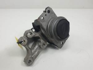 SOPORTE MOTOR 9581855180 PEUGEOT 3008 (T84) Autodesguaces Alicante