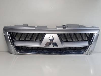 REJILLA DELANTERA MN117713 MITSUBISHI MONTERO (V60/V70) Autodesguaces Alicante