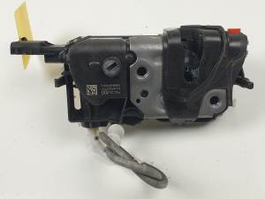 CERRADURA PUERTA TRASERA DERECHA 16943707 OPEL CROSSLAND X Autodesguaces Alicante