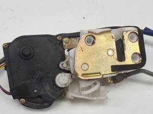 CERRADURA PUERTA DELANTERA DERECHA FQJ102940 MG ROVER SERIE 45 (RT) Autodesguaces Alicante