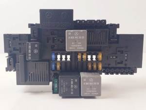 CAJA RELES / FUSIBLES A2229063202 MERCEDES CLASE C CABRIO (BM 205)(6.2016->) Autodesguaces Alicante