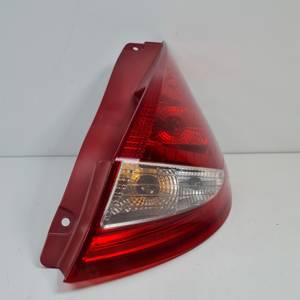PILOTO TRASERO DERECHO 8A6113404A FORD FIESTA (CB1) Autodesguaces Alicante