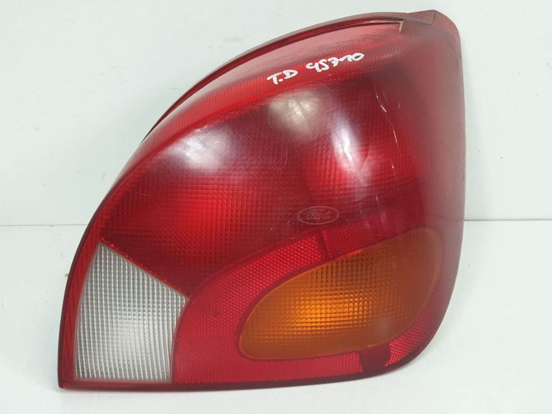 PILOTO TRASERO DERECHO - 96FG13N004AB - FORD - FIESTA BERLINA