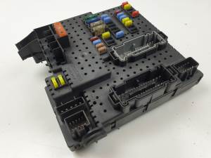 CAJA RELES / FUSIBLES 30728512 VOLVO XC90 Autodesguaces Alicante