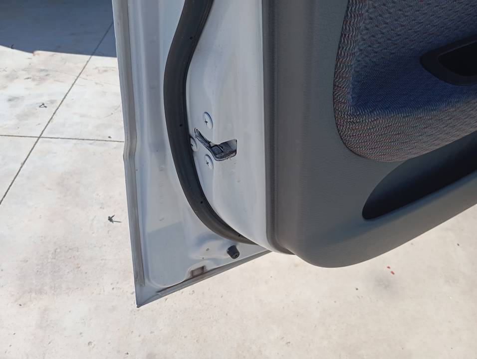 CERRADURA PUERTA DELANTERA IZQUIERDA