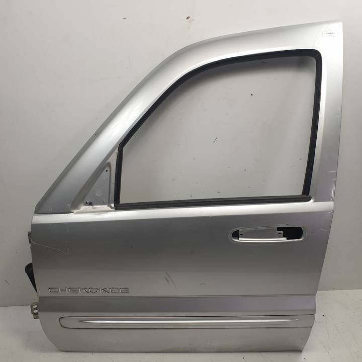 PUERTA DELANTERA IZQUIERDA JEEP CHEROKEE (KJ) Autodesguaces Alicante