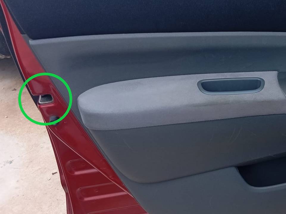 CERRADURA PUERTA DELANTERA IZQUIERDA