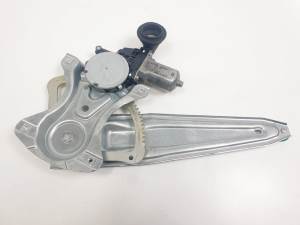 ELEVALUNAS TRASERO IZQUIERDO 857100D100 TOYOTA YARIS Autodesguaces Alicante