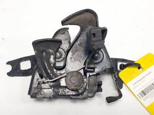 CERRADURA CAPOT 1U0823509D VOLKSWAGEN GOLF III CABRIO (1E7) Autodesguaces Alicante