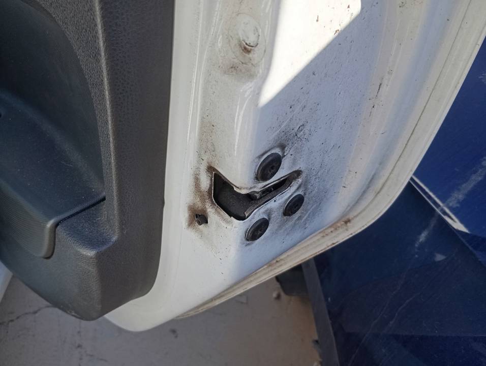 CERRADURA PUERTA TRASERA DERECHA