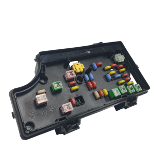 CAJA RELES / FUSIBLES P68028008AB CHRYSLER SEBRING CABRIO (JS) Autodesguaces Alicante