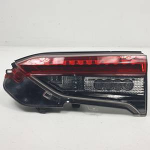 PILOTO TRASERO DERECHO INTERIOR 8158042092 TOYOTA RAV4 Autodesguaces Alicante