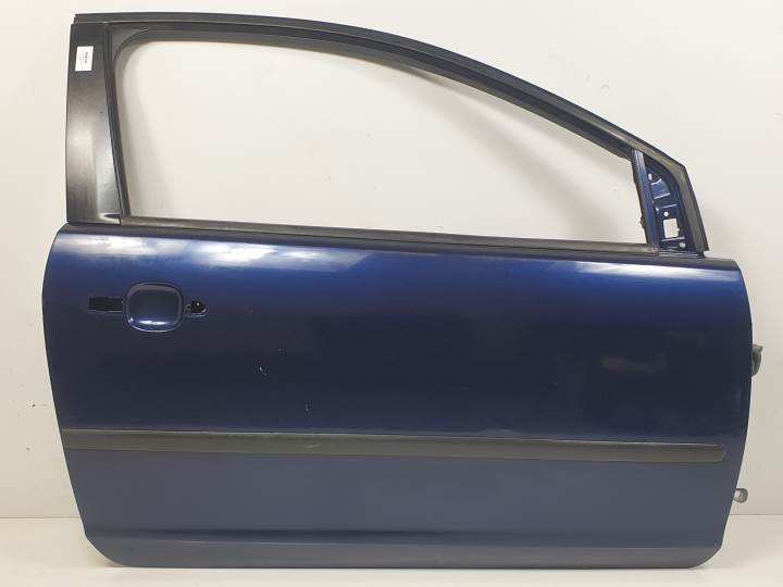 PUERTA DELANTERA DERECHA FORD FOCUS BERLINA (CAP) Autodesguaces Alicante