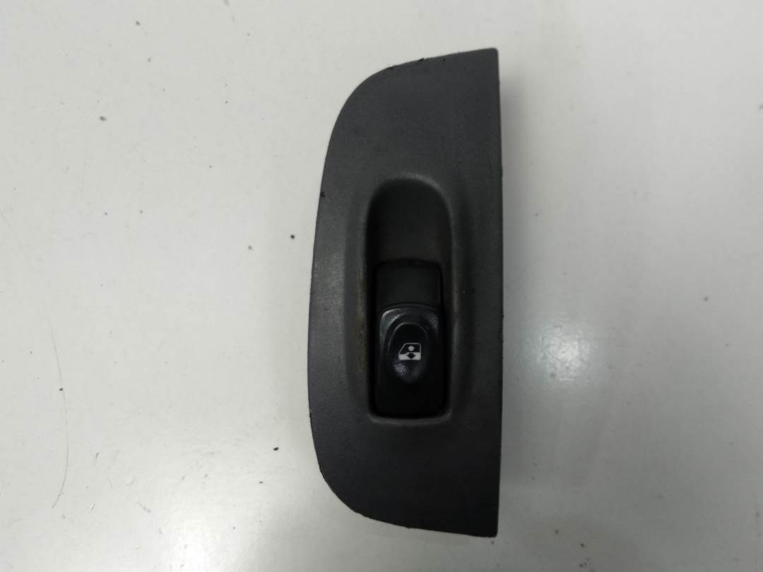 MANDO ELEVALUNAS DELANTERO DERECHO - 7700429071 - RENAULT - MEGANE I FASE 2 BERLINA (BA0)