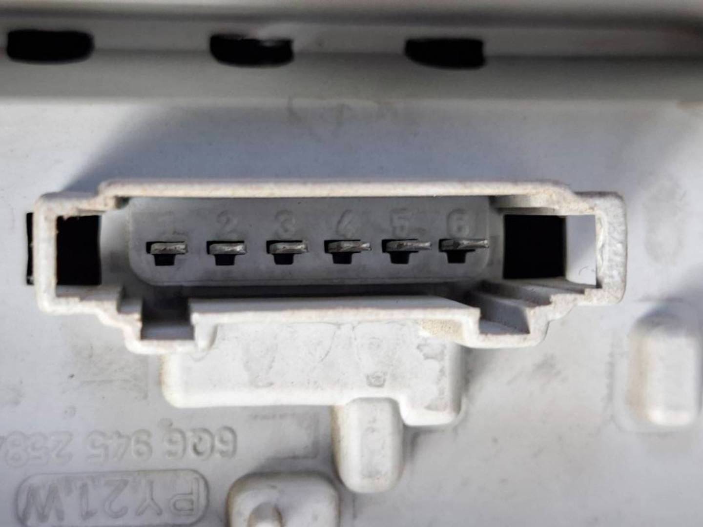 Foto 4 de Piloto Trasero Derecho Volkswagen Polo (9n1) (2001–2005)