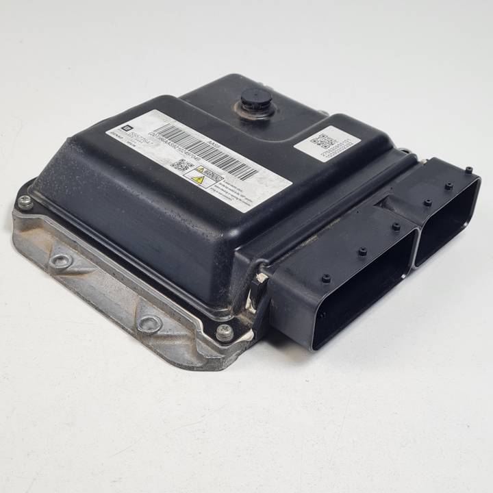 CENTRALITA MOTOR UCE 55577647 OPEL ASTRA J LIM. Autodesguaces Alicante