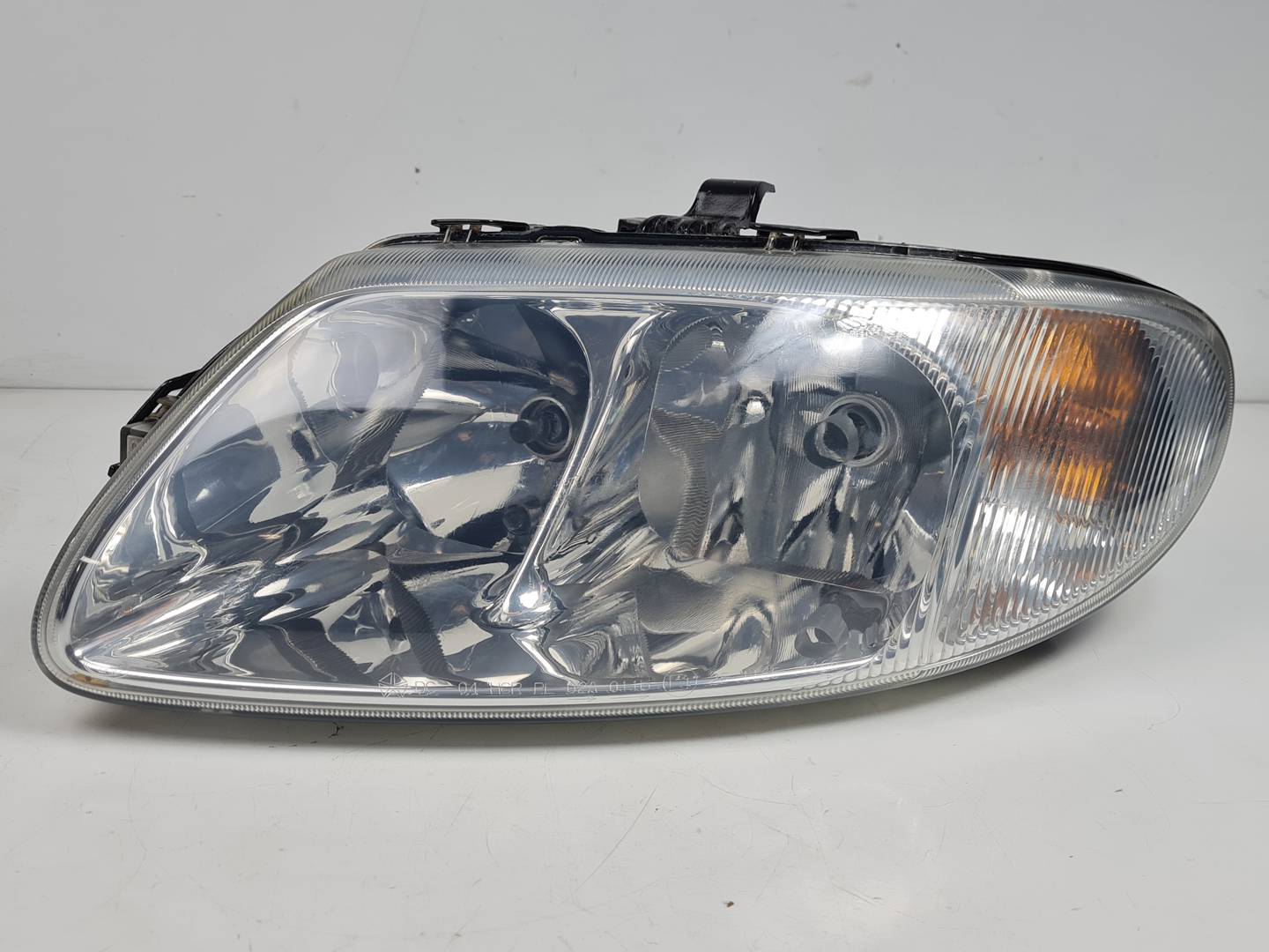 FARO IZQUIERDO - 04857703AB - CHRYSLER - VOYAGER (RG)