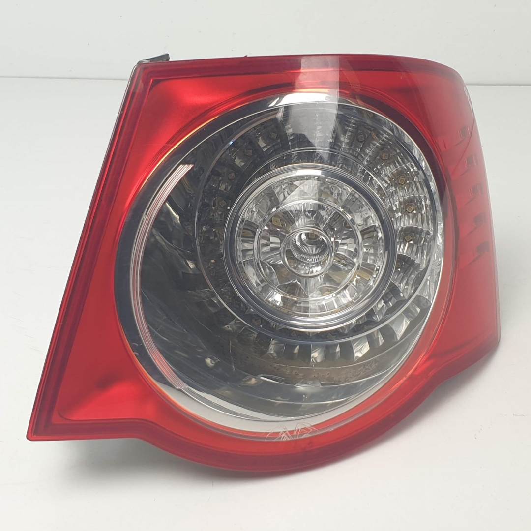 PILOTO TRASERO DERECHO - 1K5945096G - VOLKSWAGEN - JETTA (1K2)