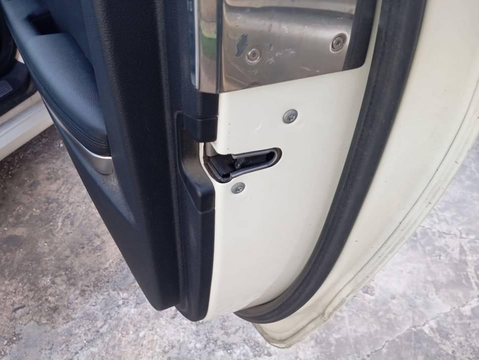 CERRADURA PUERTA DELANTERA DERECHA
