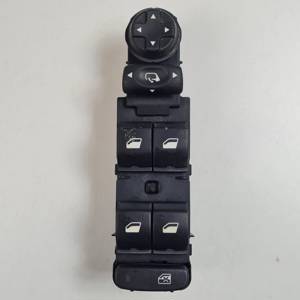 MANDO ELEVALUNAS DELANTERO IZQUIERDO 96749624ZD PEUGEOT 2008 Autodesguaces Alicante