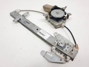 ELEVALUNAS TRASERO IZQUIERDO 8073189913 NISSAN X-TRAIL (T30) Autodesguaces Alicante