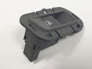 MANDO ELEVALUNAS TRASERO IZQUIERDO 5N0867255 VOLKSWAGEN TIGUAN (5N1) Autodesguaces Alicante