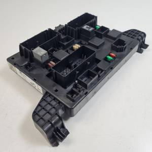 CAJA RELES / FUSIBLES 365927271 OPEL ASTRA J LIM. Autodesguaces Alicante