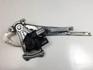 ELEVALUNAS TRASERO DERECHO 807301396R RENAULT MEGANE III BERLINA 5P Autodesguaces Alicante