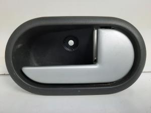 MANETA INTERIOR TRASERA DERECHA 2S61A22600 FORD FIESTA (CBK) Autodesguaces Alicante
