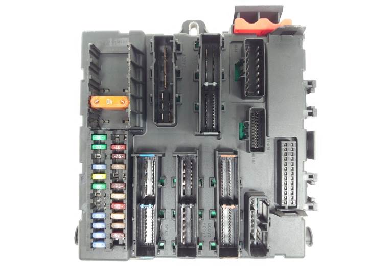 CAJA RELES / FUSIBLES 13205774 OPEL VECTRA C BERLINA Autodesguaces Alicante