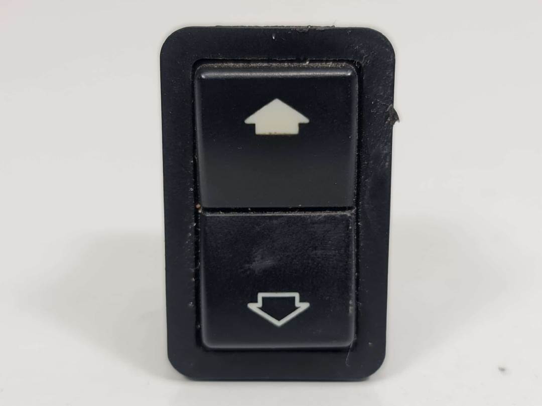 MANDO ELEVALUNAS TRASERO IZQUIERDO - 8368974 - BMW - SERIE 5 BERLINA (E39)