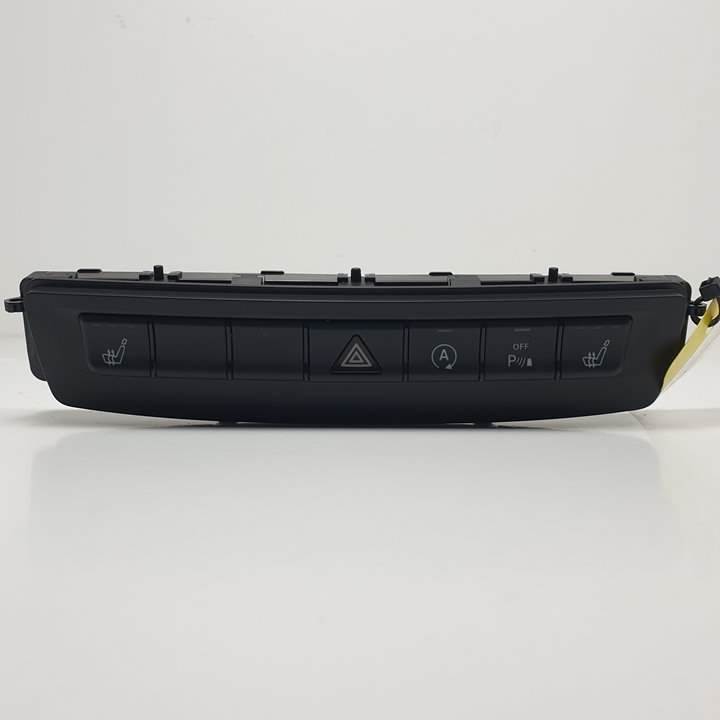 WARNING - A0919056600 - INFINITI - Q30