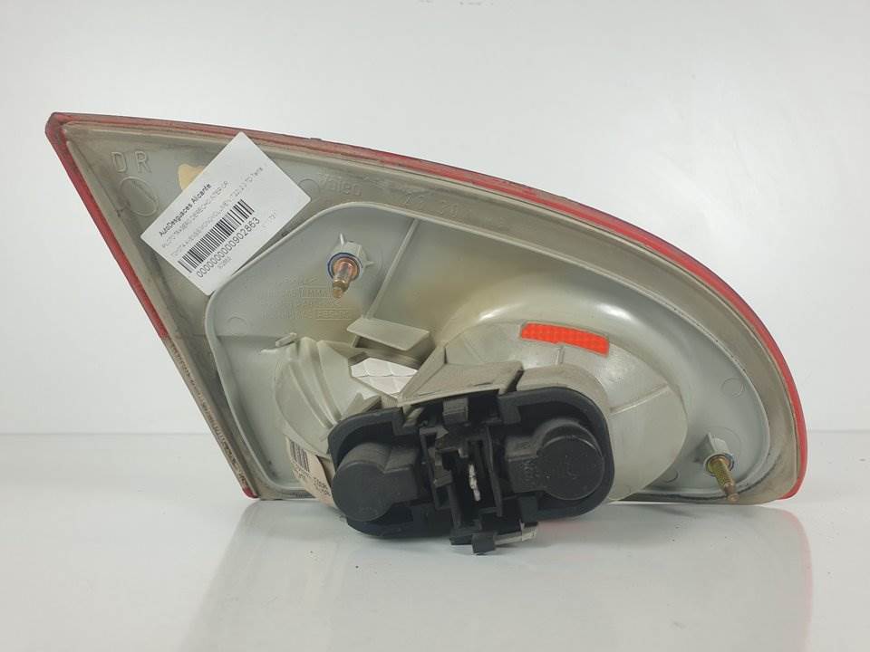 PILOTO TRASERO DERECHO INTERIOR - 23300202 - TOYOTA - AVENSIS BERLINA (T22)