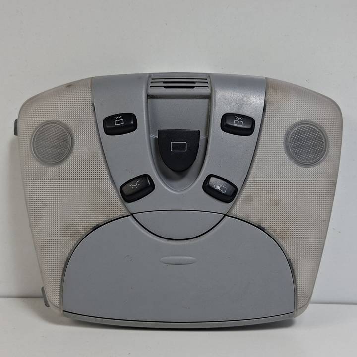 LUZ INTERIOR A6398200101 MERCEDES VIANO (W639) Autodesguaces Alicante