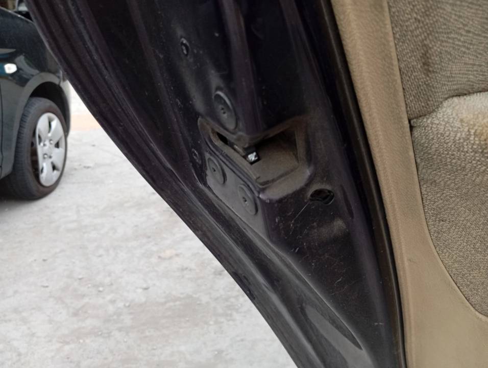 CERRADURA PUERTA TRASERA IZQUIERDA