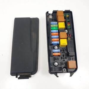 CAJA RELES / FUSIBLES 519072029 SAAB 9-3 BERLINA Autodesguaces Alicante