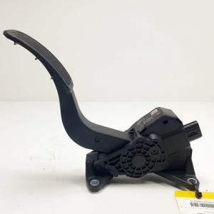 POTENCIOMETRO PEDAL 7811002210 TOYOTA COROLLA (E21) Autodesguaces Alicante