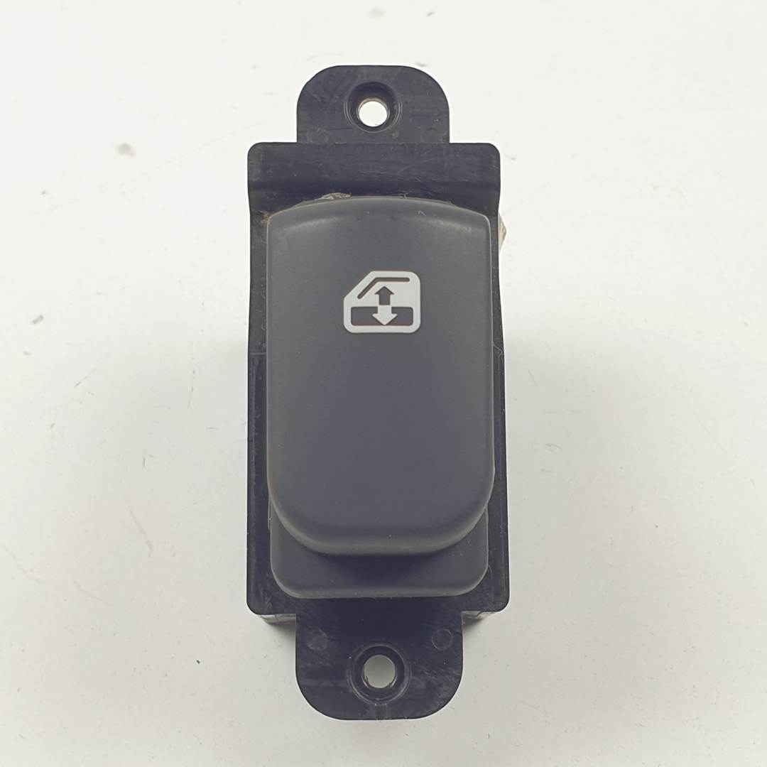 MANDO ELEVALUNAS TRASERO DERECHO - 935801D500 - KIA - CARENS (UN)