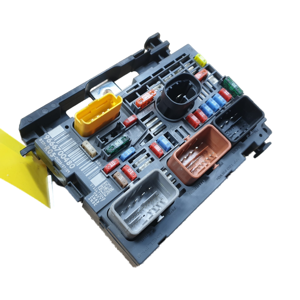 CAJA RELES / FUSIBLES 9666700480 PEUGEOT 308 (T7) Autodesguaces Alicante