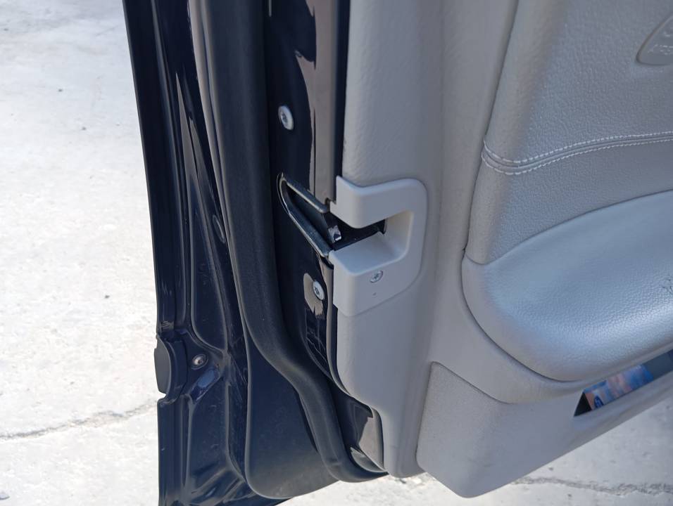 CERRADURA PUERTA DELANTERA IZQUIERDA