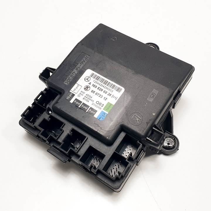 Calculateur de verrouillage centralisé - A1698206826 - MERCEDES - CLASE B (W245)