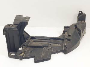 SOPORTE FARO IZQUIERDO 622230005R RENAULT MEGANE III SPORT TOURER Autodesguaces Alicante
