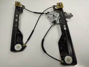 ELEVALUNAS DELANTERO DERECHO 915368104 OPEL ZAFIRA TOURER Autodesguaces Alicante