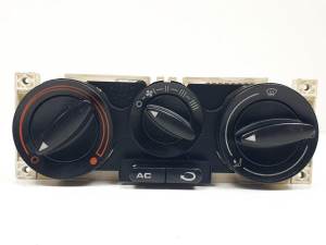 MANDO CALEFACCION / AIRE ACONDICIONADO 1M0820045C SEAT LEON (1M1) Autodesguaces Alicante