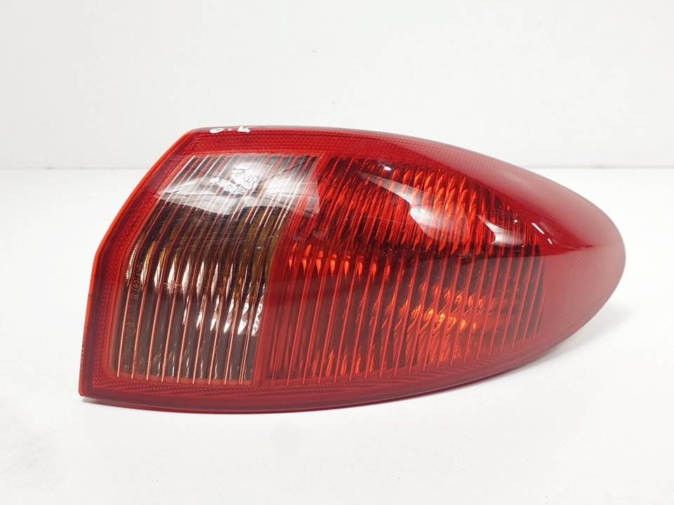 PILOTO TRASERO DERECHO - 03323010 - ALFA ROMEO - 147 (190)