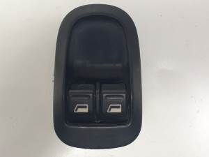 MANDO ELEVALUNAS DELANTERO IZQUIERDO PEUGEOT 206 BERLINA Autodesguaces Alicante