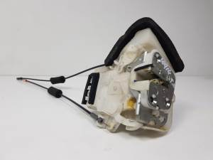 CERRADURA PUERTA TRASERA DERECHA SUBARU FORESTER S12 Autodesguaces Alicante