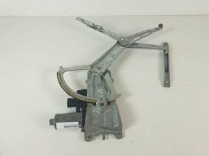 ELEVALUNAS DELANTERO DERECHO 0130821455 OPEL ZAFIRA B Autodesguaces Alicante