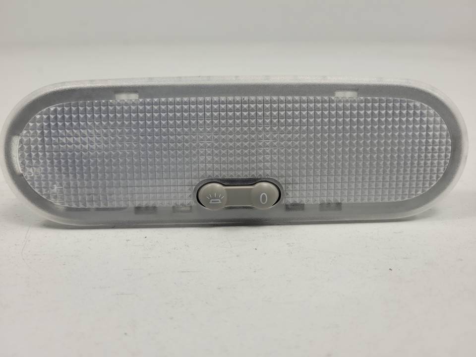 LUZ INTERIOR 8200074362 RENAULT KANGOO (ZE) Autodesguaces Alicante